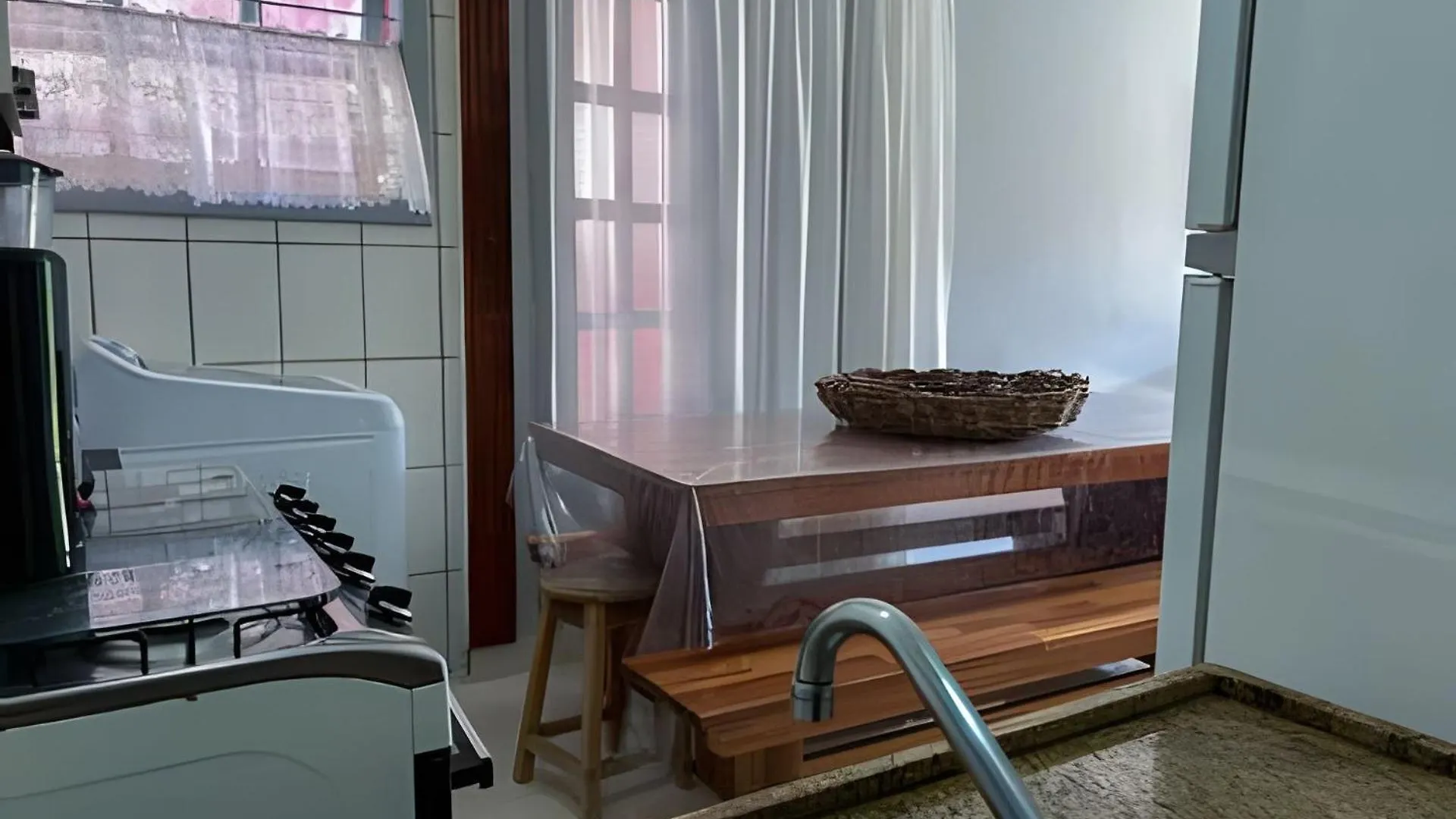 550M Da Praia; 2 Quartos; Wifi 300Mbs; Piscina; Churrasqueira; Estacionamento Gratuito 1 Carro