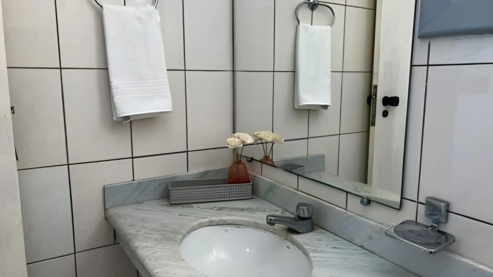 550M Da Praia; 2 Quartos; Wifi 300Mbs; Piscina; Churrasqueira; Estacionamento Gratuito 1 Carro